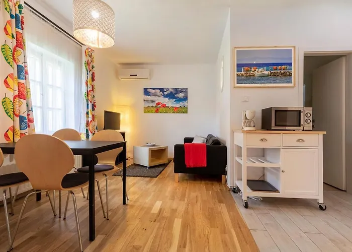 Timeless Apartment